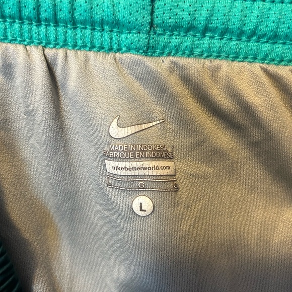Nike Running Shorts - Picture 2 of 2